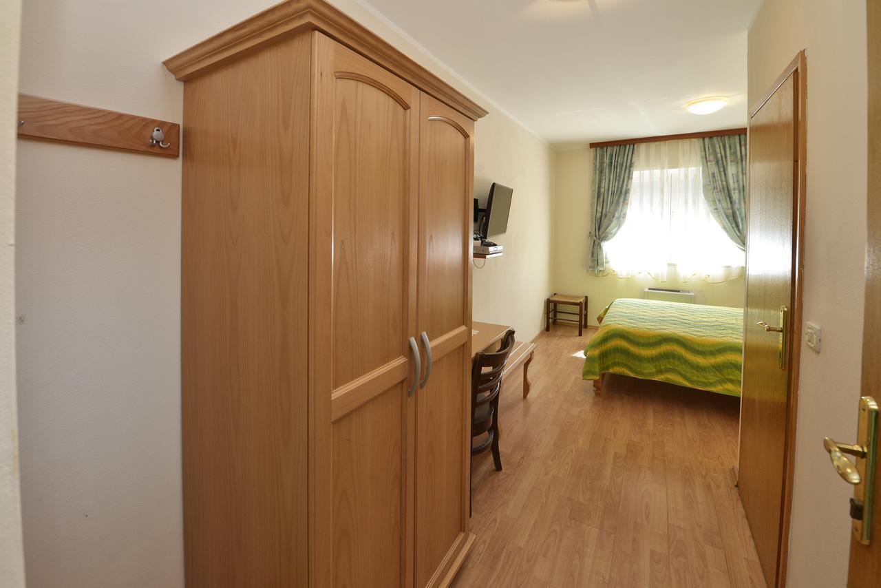 Bed And Breakfast Julia Seget  Kültér fotó